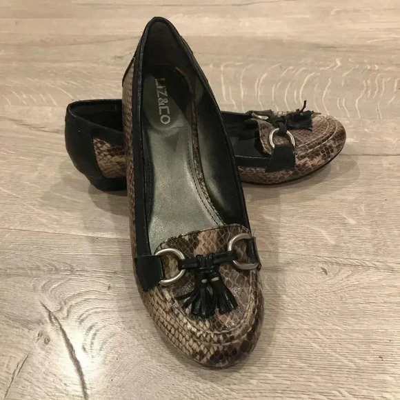 Liz and co - snake skin material- 71/2 - Picture 4 of 5